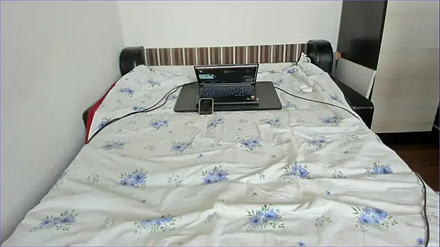 Snapshot of sweet-tinqerbell chatting on 06.12.26 sweet-tinqerbell online show from 06.12.26