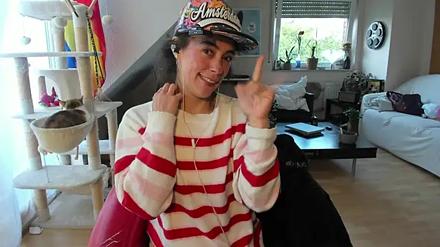 Snapshot of tinny_williams chatting on 09.14.25 tinny williams online show from 09.14.25