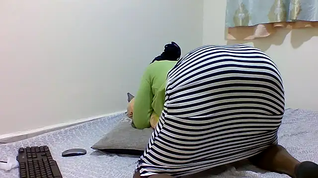sweetelle09 online show from 04.19.26