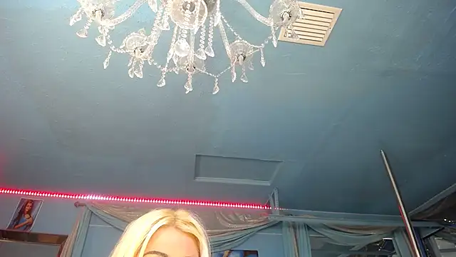 Snapshot of ADRIANNA_FOX chatting on 01.17.26 ADRIANNA FOX online show from 01.17.26