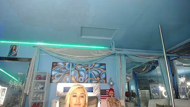 Snapshot of ADRIANNA_FOX chatting on 02.04.26 ADRIANNA FOX online show from 02.04.26