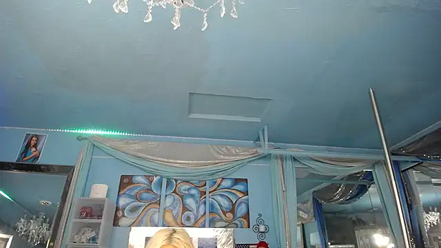 ADRIANNA FOX online show from 05.10.26
