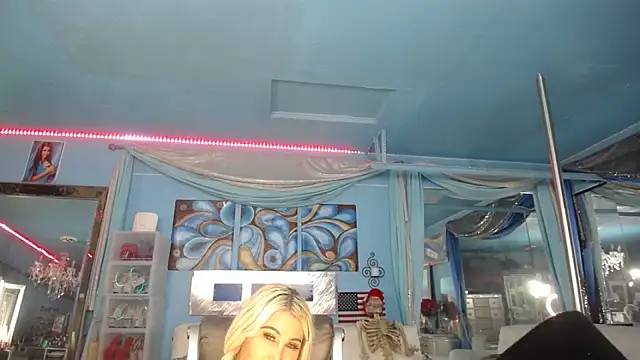 ADRIANNA FOX online show from 05.22.26