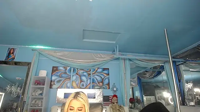 ADRIANNA FOX online show from 06.07.26