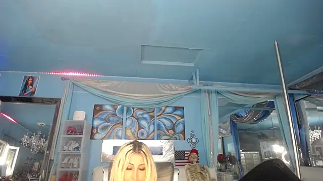 ADRIANNA FOX online show from 06.26.26