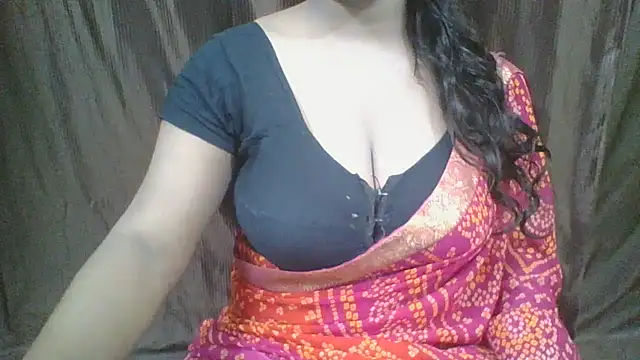 Snapshot of Mahi_love21 chatting on 10.30.25 Mahi love21 online show from 10.30.25