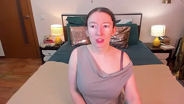 Snapshot of CatherineWalls chatting on 02.09.26 CatherineWalls online show from 02.09.26