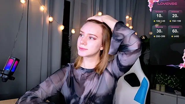 Snapshot of Ramona___ chatting on 12.28.24 Ramona    online show from 12.28.24