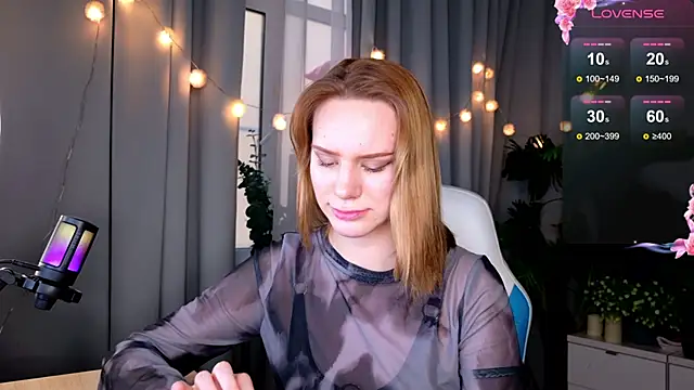 Snapshot of Ramona___ chatting on 12.28.24 Ramona    online show from 12.28.24