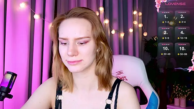 Snapshot of Ramona___ chatting on 12.31.24 Ramona    online show from 12.31.24