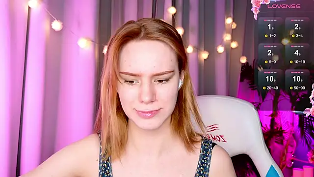 Snapshot of Ramona___ chatting on 01.10.25 Ramona    online show from 01.10.25