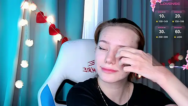 Snapshot of Ramona___ chatting on 02.17.25 Ramona    online show from 02.17.25