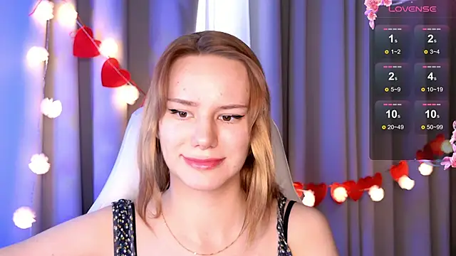 Snapshot of Ramona___ chatting on 02.18.25 Ramona    online show from 02.18.25