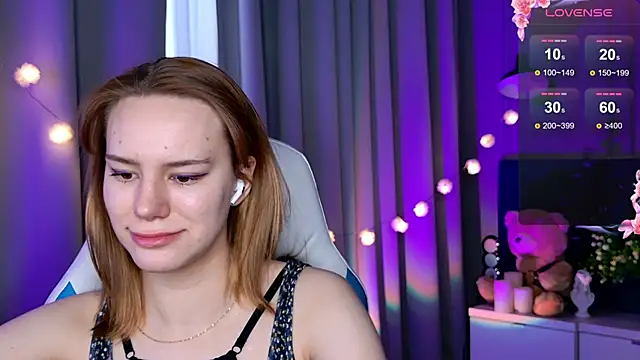 Snapshot of Ramona___ chatting on 02.20.25 Ramona    online show from 02.20.25