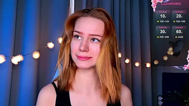 Snapshot of Ramona___ chatting on 03.10.25 Ramona    online show from 03.10.25