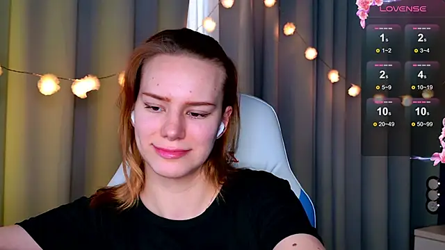 Snapshot of Ramona___ chatting on 03.12.25 Ramona    online show from 03.12.25
