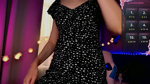 Snapshot of Ramona___ chatting on 03.22.25 Ramona    online show from 03.22.25