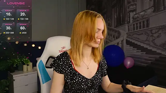 Snapshot of Ramona___ chatting on 09.17.25 Ramona    online show from 09.17.25