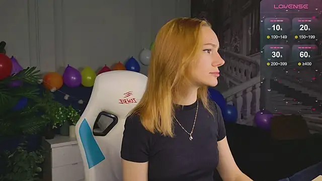 Snapshot of Ramona___ chatting on 09.18.25 Ramona    online show from 09.18.25
