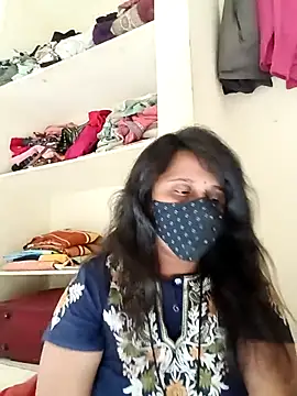 Snapshot of Indiantina chatting on 11.17.25 Indiantina online show from 11.17.25