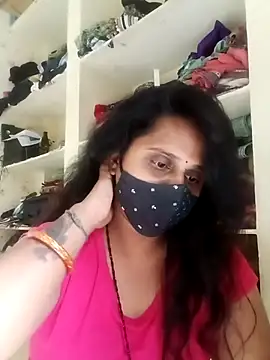 Snapshot of Indiantina chatting on 11.20.25 Indiantina online show from 11.20.25