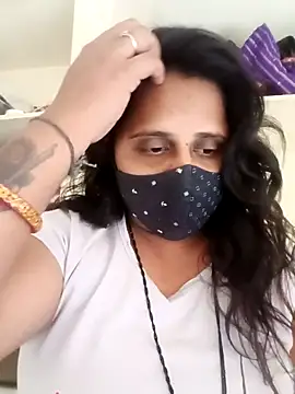 Snapshot of Indiantina chatting on 11.29.25 Indiantina online show from 11.29.25