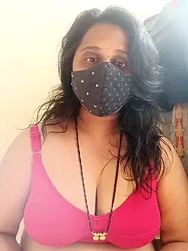 Snapshot of Indiantina chatting on 12.23.25 Indiantina online show from 12.23.25