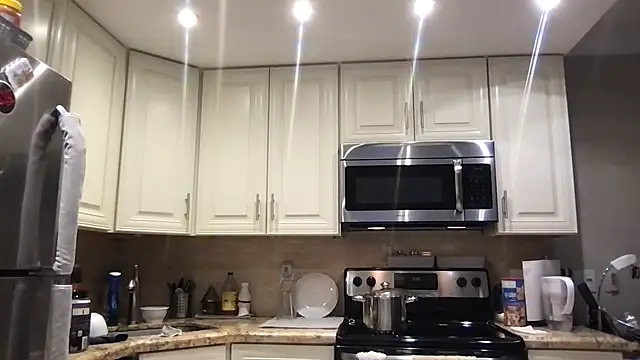 Snapshot of BigGuyMuscle chatting on 03.04.26 BigGuyMuscle online show from 03.04.26