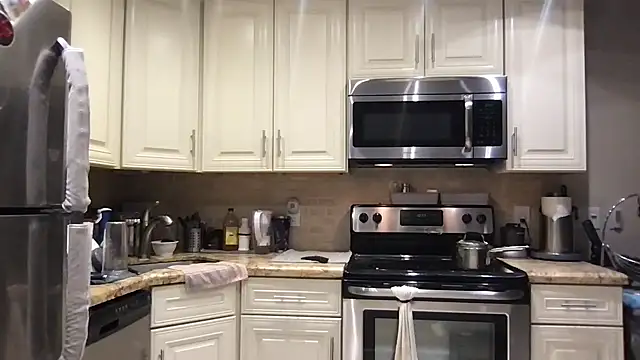 Snapshot of BigGuyMuscle chatting on 03.12.26 BigGuyMuscle online show from 03.12.26