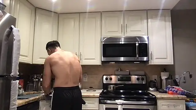 Snapshot of BigGuyMuscle chatting on 03.13.26 BigGuyMuscle online show from 03.13.26