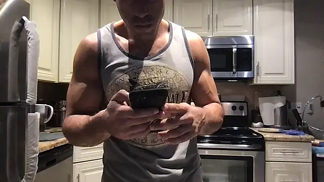 Snapshot of BigGuyMuscle chatting on 03.13.26 BigGuyMuscle online show from 03.13.26