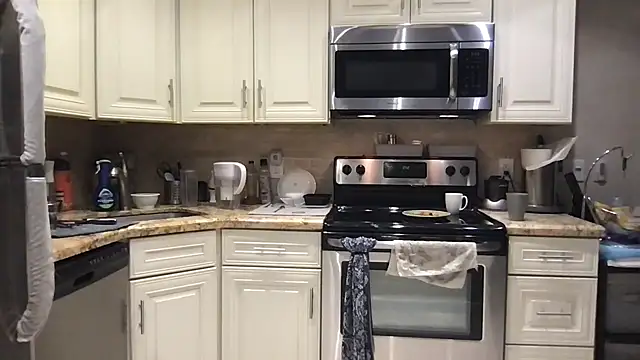 Snapshot of BigGuyMuscle chatting on 03.15.26 BigGuyMuscle online show from 03.15.26