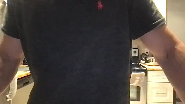 Snapshot of BigGuyMuscle chatting on 03.20.26 BigGuyMuscle online show from 03.20.26