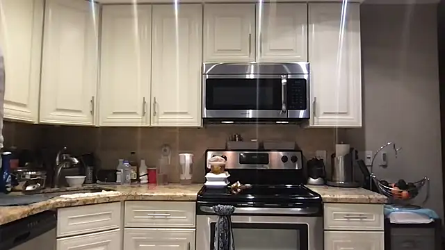 Snapshot of BigGuyMuscle chatting on 04.01.26 BigGuyMuscle online show from 04.01.26