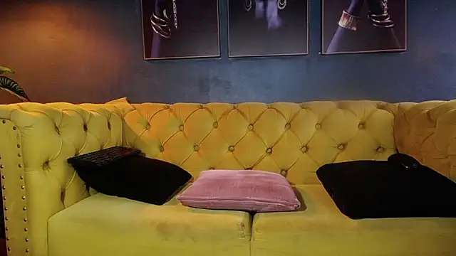 Snapshot of liam_howard chatting on 12.19.25 liam howard online show from 12.19.25