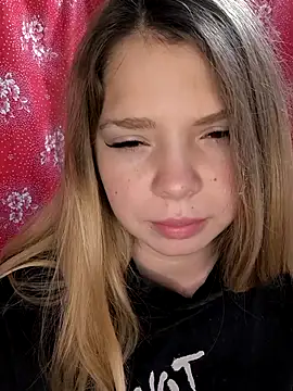 Zuli Kiska online show from 11.30.25