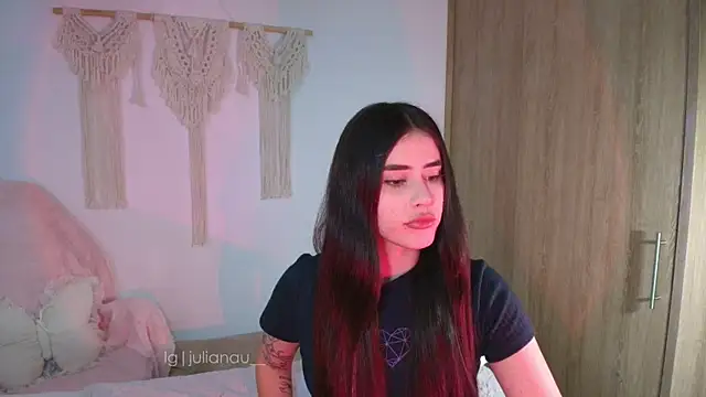 Snapshot of iriswest_ chatting on 05.29.26 iriswest online show from 05.29.26