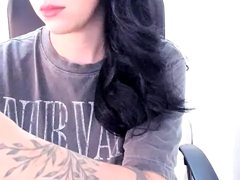 Snapshot of Kristenbr chatting on 04.25.26 Kristenbr online show from 04.25.26