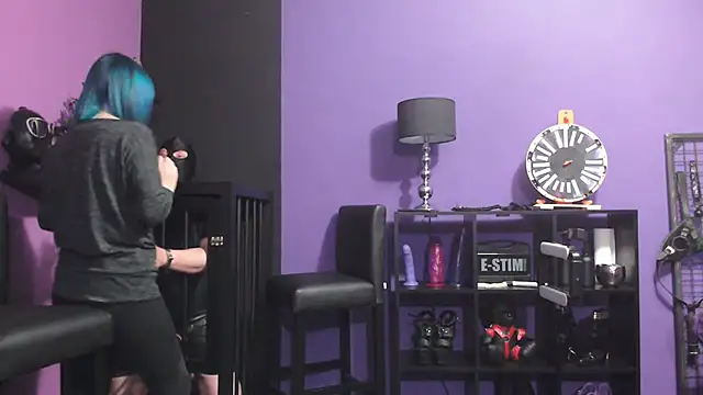 beauty-of-pain online show from 03.02.25