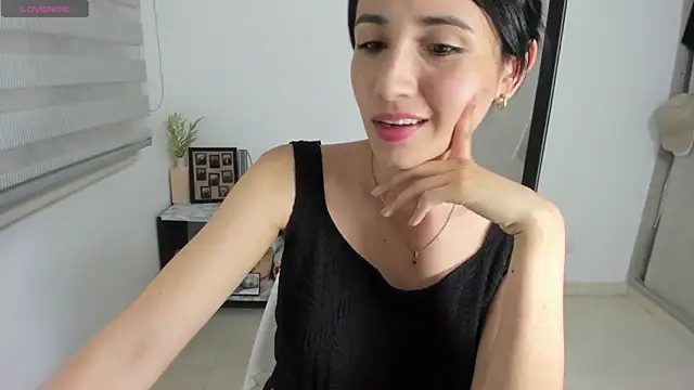  arianna hot22 online show from 05.20.26