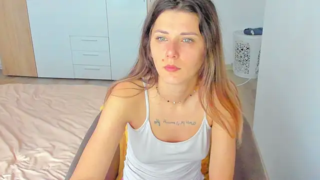 Snapshot of marie_marie03 chatting on 04.22.26 marie marie03 online show from 04.22.26