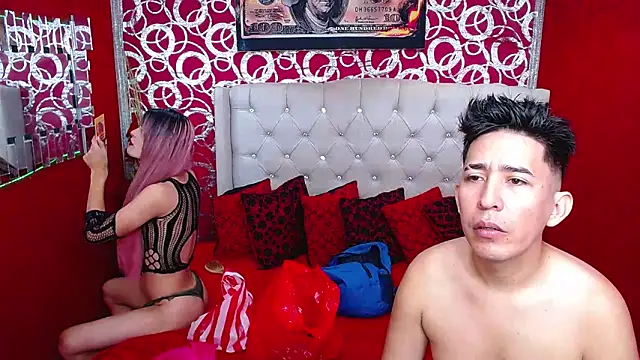 Snapshot of shannentrans chatting on 12.21.24 shannentrans online show from 12.21.24