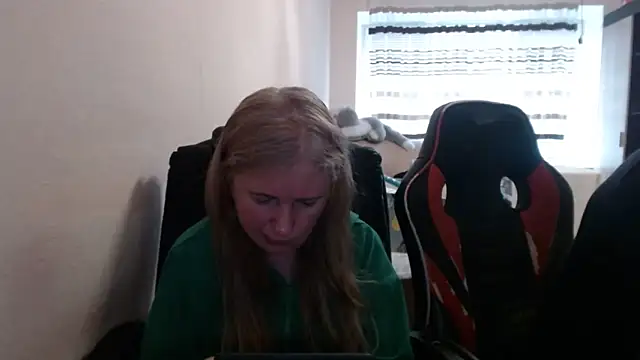 Snapshot of PeterAndJen chatting on 04.17.26 PeterAndJen online show from 04.17.26