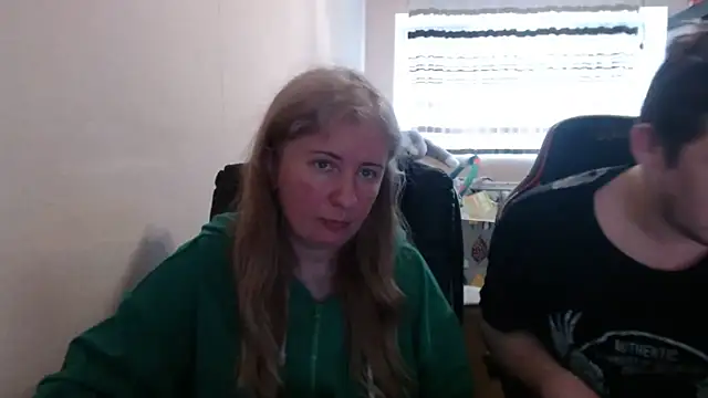Snapshot of PeterAndJen chatting on 04.18.26 PeterAndJen online show from 04.18.26