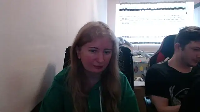 Snapshot of PeterAndJen chatting on 04.19.26 PeterAndJen online show from 04.19.26