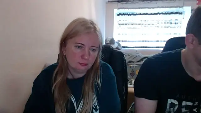 Snapshot of PeterAndJen chatting on 04.30.26 PeterAndJen online show from 04.30.26
