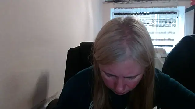 Snapshot of PeterAndJen chatting on 04.30.26 PeterAndJen online show from 04.30.26