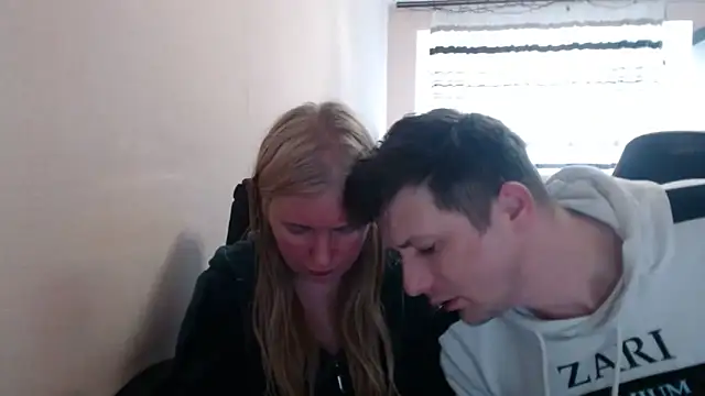 Snapshot of PeterAndJen chatting on 05.03.26 PeterAndJen online show from 05.03.26