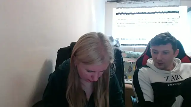Snapshot of PeterAndJen chatting on 05.05.26 PeterAndJen online show from 05.05.26