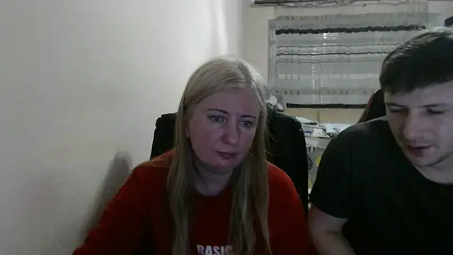 Snapshot of PeterAndJen chatting on 05.05.26 PeterAndJen online show from 05.05.26